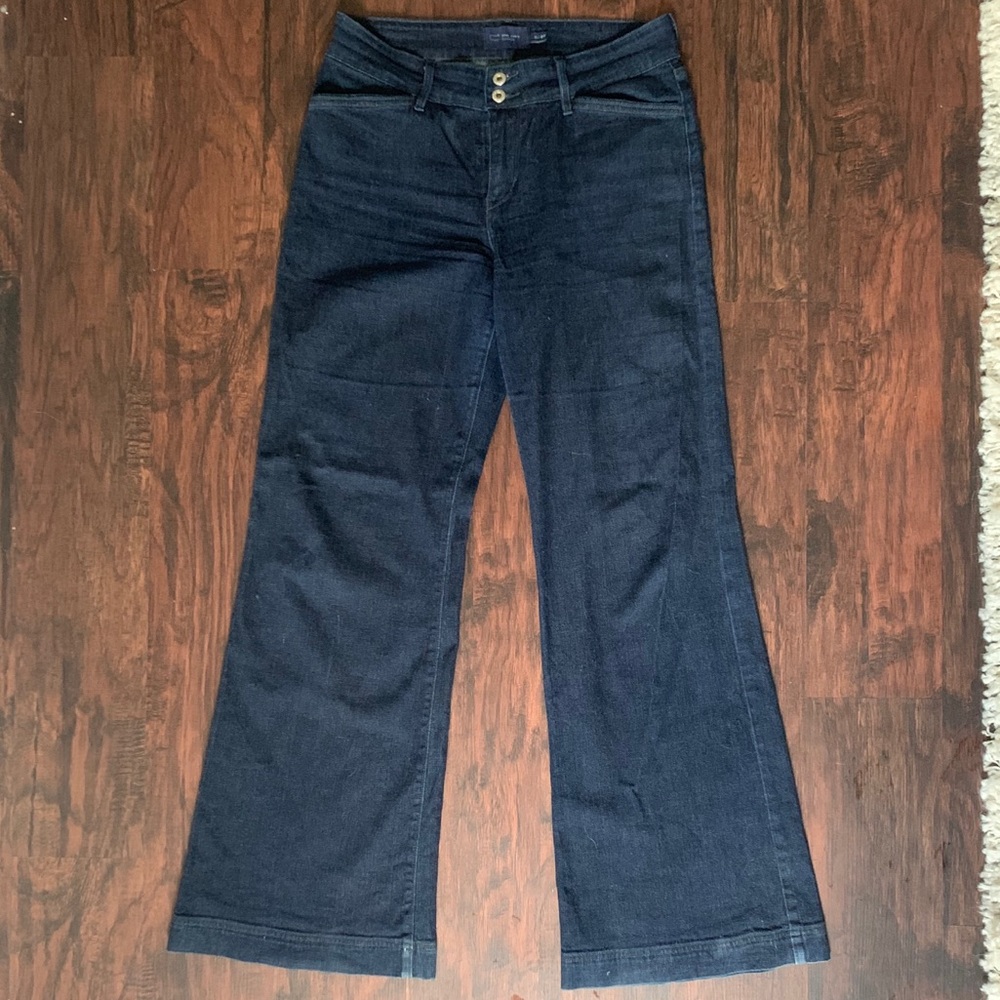 LEVI’s flare leg jeans